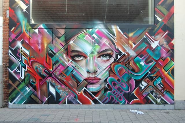  by Steve Locatelli in Antwerp