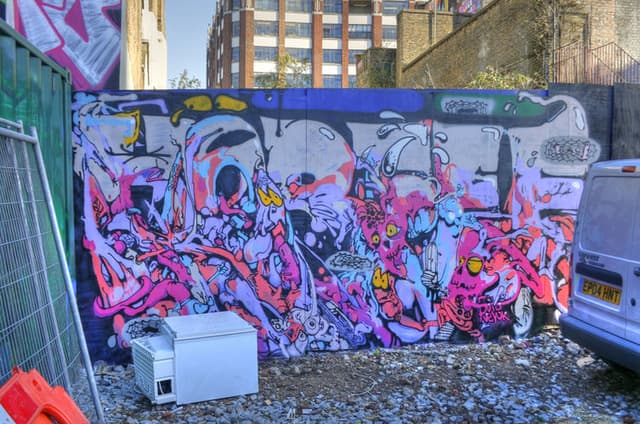  by horfe in London